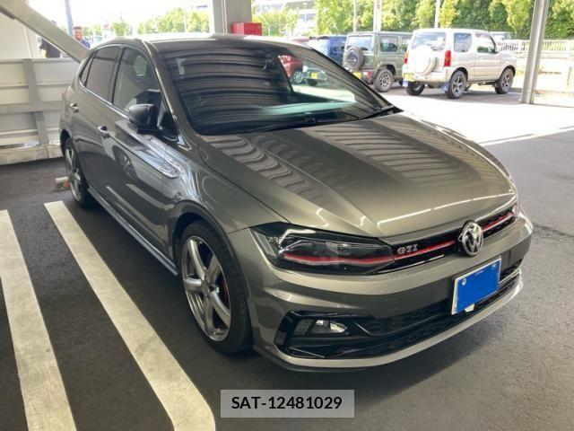 VolksWagen POLO 2019-05 8232419-1