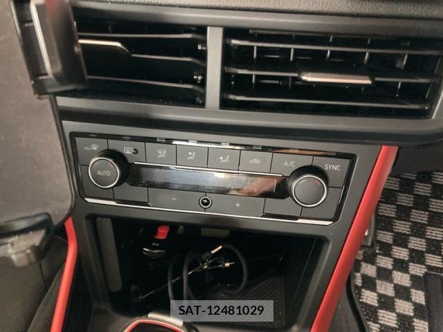 VolksWagen POLO 2019-05 8232419-19