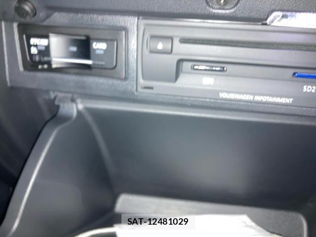 VolksWagen POLO 2019-05 8232419-23