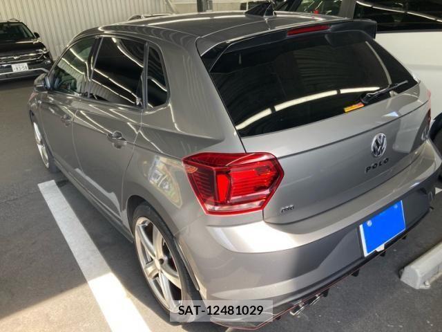 VolksWagen POLO 2019-05 8232419-3