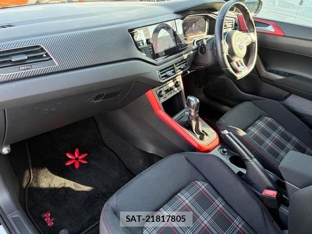 VolksWagen POLO 2018-07 8247168-17