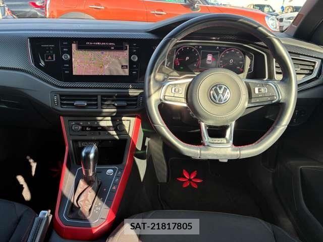 VolksWagen POLO 2018-07 8247168-18
