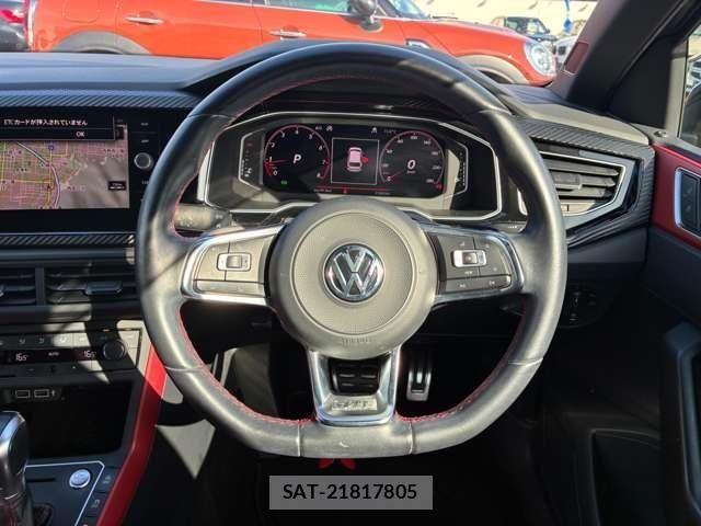 VolksWagen POLO 2018-07 8247168-19