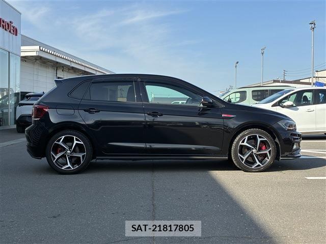 VolksWagen POLO 2018-07 8247168-3