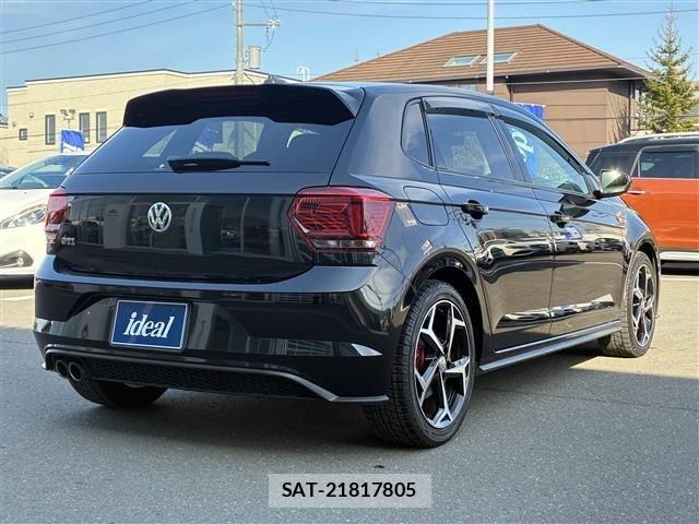 VolksWagen POLO 2018-07 8247168-4