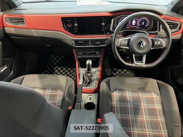 VolksWagen POLO 2021-04 8318108-1