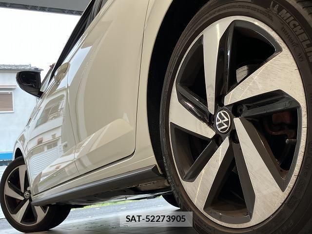VolksWagen POLO 2021-04 8318108-5