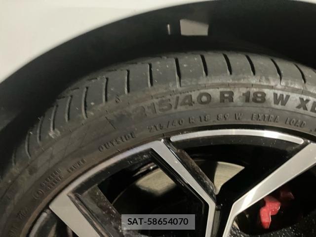 VolksWagen POLO 2022-12 8369756-9
