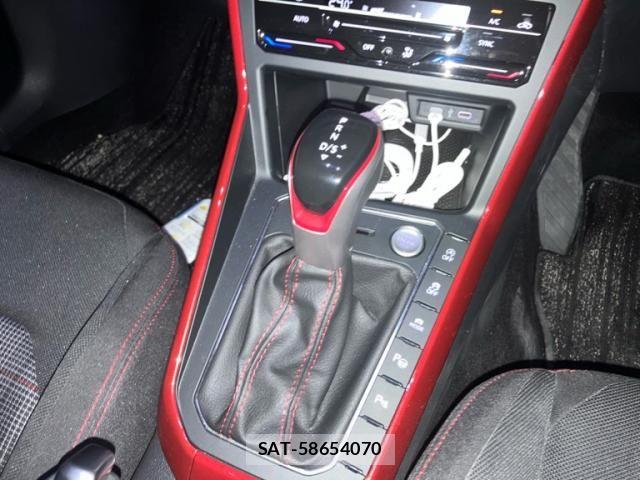 VolksWagen POLO 2022-12 8369756-17