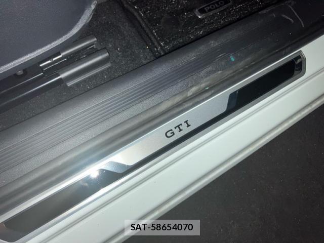 VolksWagen POLO 2022-12 8369756-20