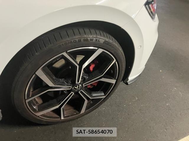 VolksWagen POLO 2022-12 8369756-8