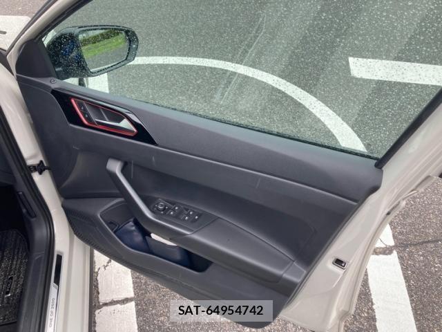 VolksWagen POLO 2024-05 8372387-11