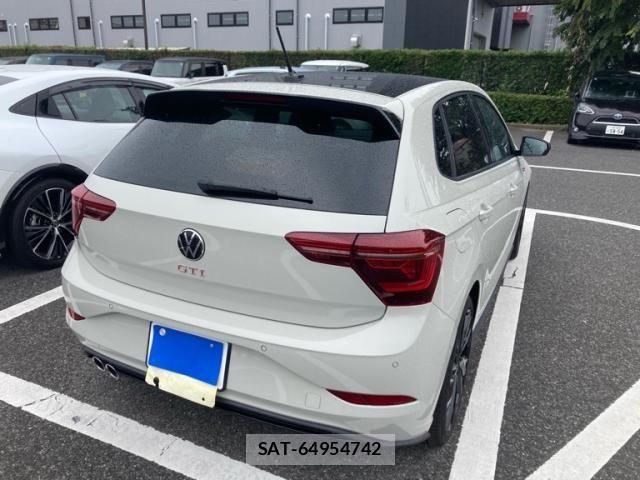 VolksWagen POLO 2024-05 8372387-5