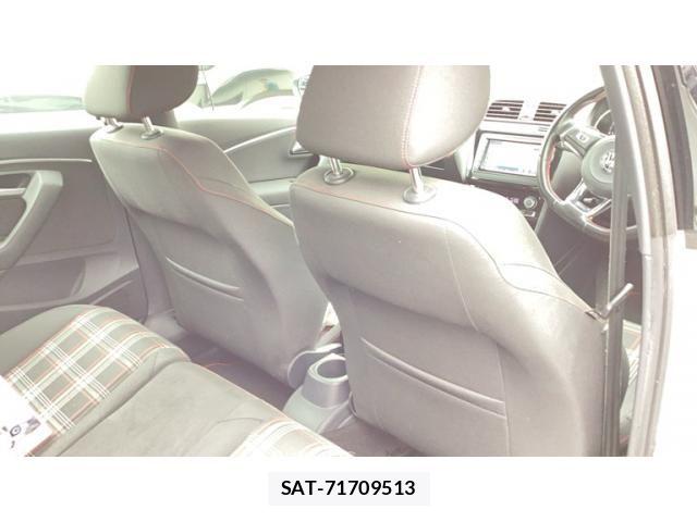 VolksWagen POLO 2015-09 8832518-11