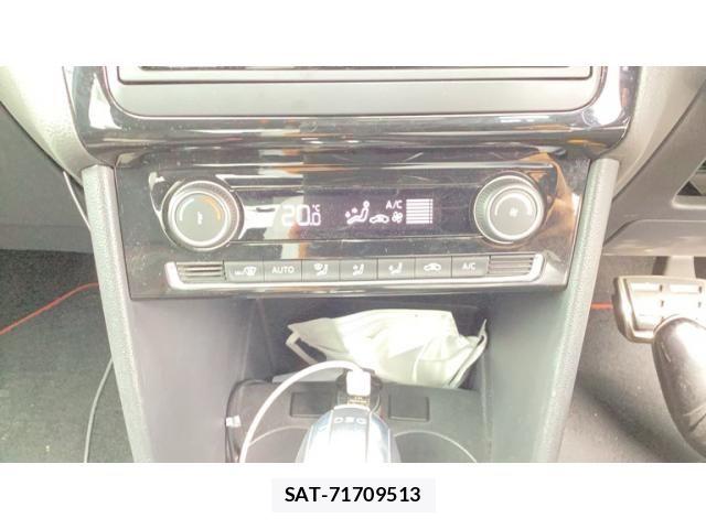 VolksWagen POLO 2015-09 8832518-15