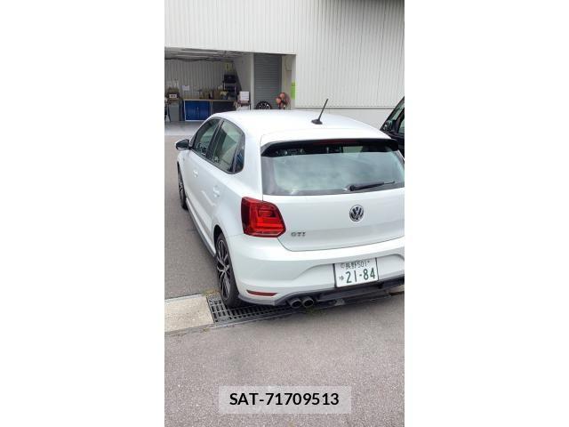 VolksWagen POLO 2015-09 8832518-1