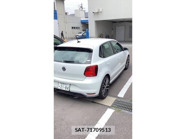 VolksWagen POLO 2015-09 8832518-2
