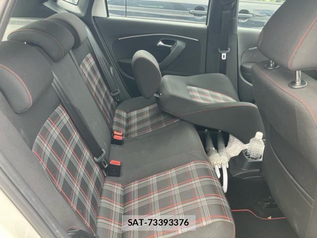 VolksWagen POLO 2015-12 8849890-12
