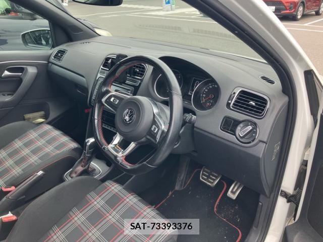 VolksWagen POLO 2015-12 8849890-16