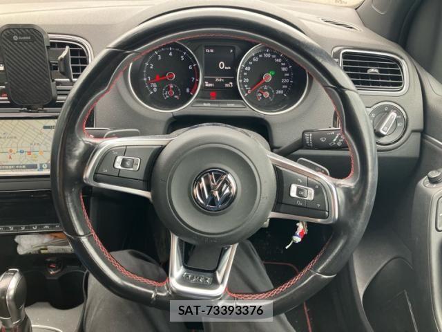 VolksWagen POLO 2015-12 8849890-19