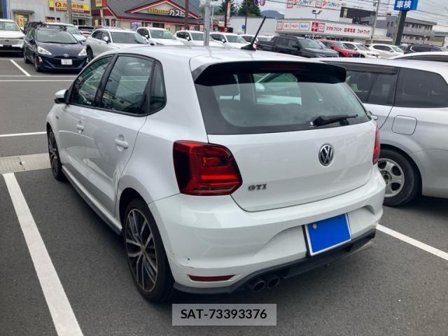 VolksWagen POLO 2015-12 8849890-3