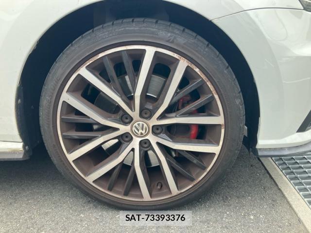 VolksWagen POLO 2015-12 8849890-5