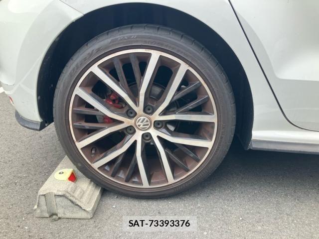 VolksWagen POLO 2015-12 8849890-6