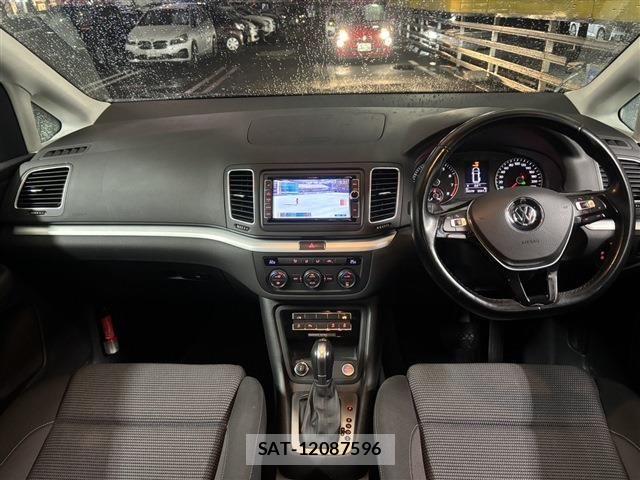 VolksWagen SHARAN 2017-07 6615719-14