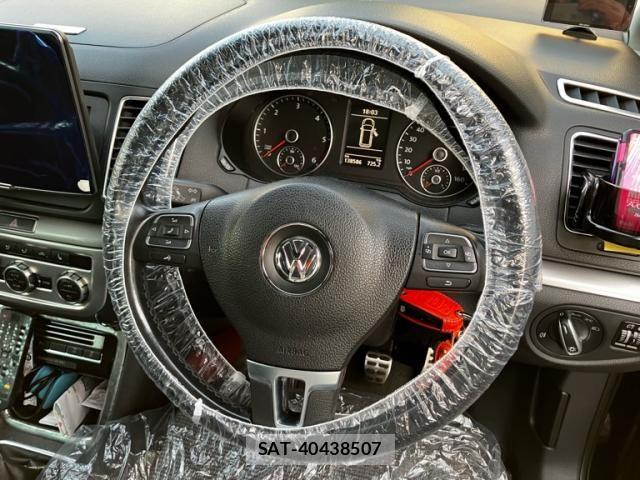 VolksWagen SHARAN 2013-07 7360487-14