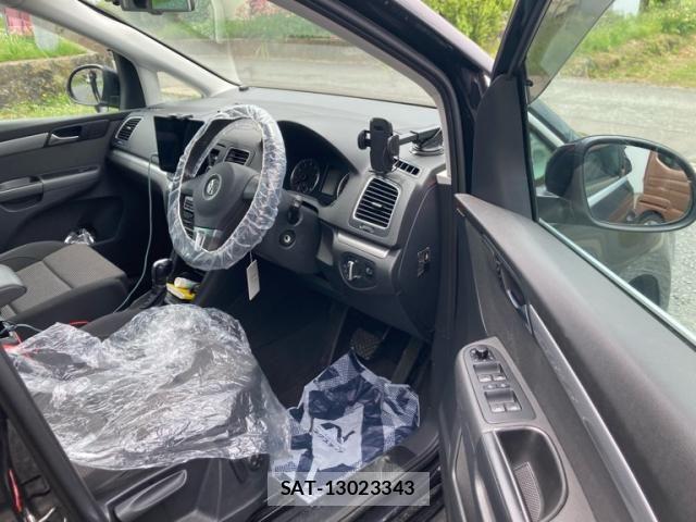 VolksWagen SHARAN 2012-03 7458845-11
