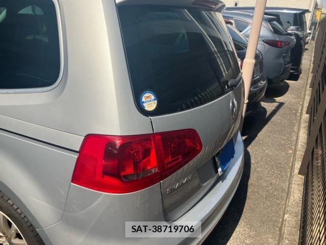VolksWagen SHARAN 2013-06 7458844-6