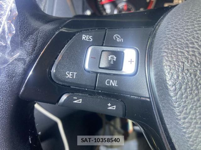 VolksWagen SHARAN 2017-03 8232421-12