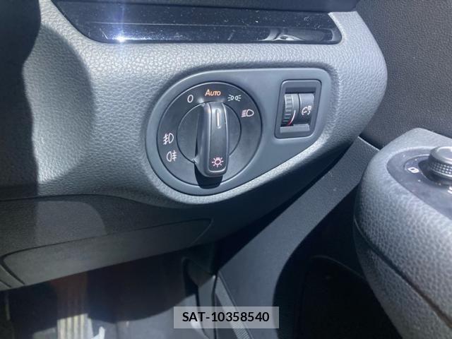 VolksWagen SHARAN 2017-03 8232421-15