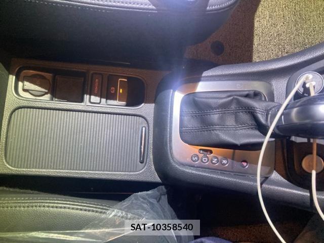VolksWagen SHARAN 2017-03 8232421-21