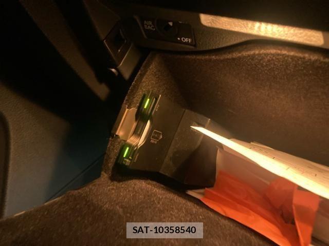 VolksWagen SHARAN 2017-03 8232421-22