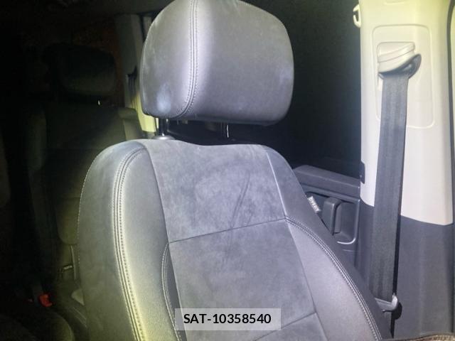 VolksWagen SHARAN 2017-03 8232421-23