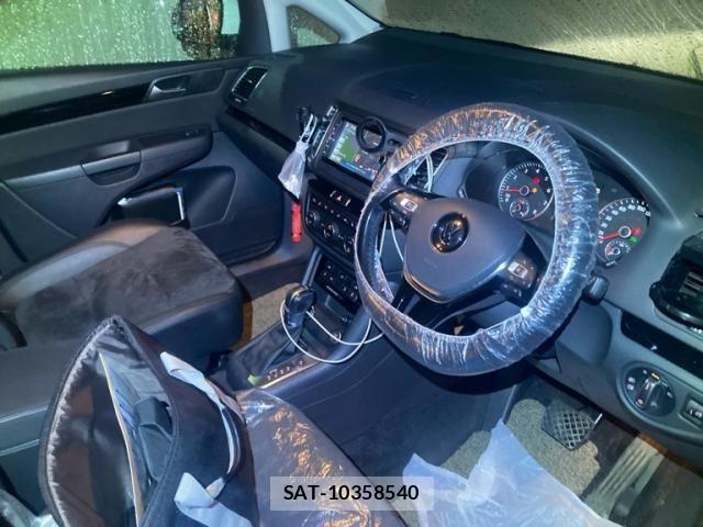 VolksWagen SHARAN 2017-03 8232421-25