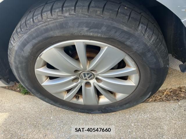 VolksWagen SHARAN 2013-08 8232424-6
