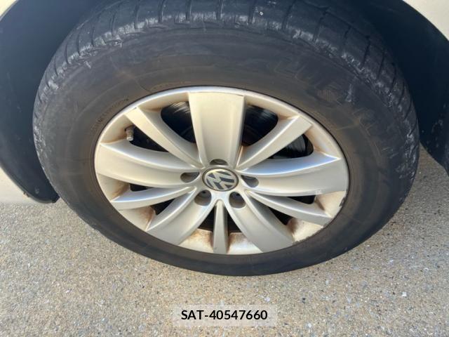 VolksWagen SHARAN 2013-08 8232424-7