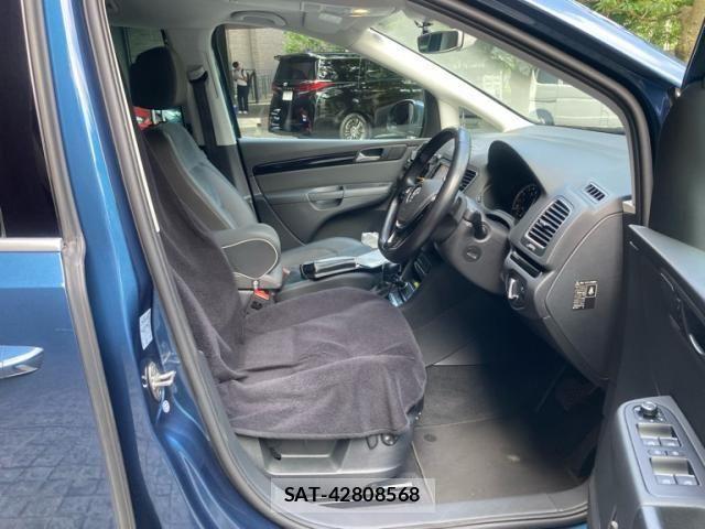 VolksWagen SHARAN 2015-12 8232423-11