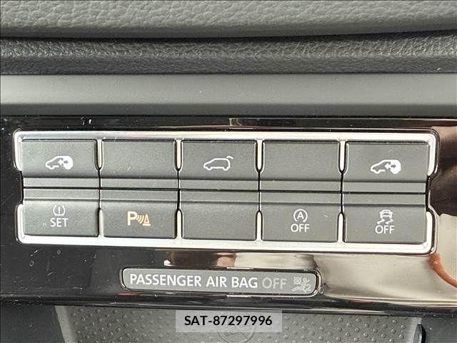 VolksWagen SHARAN 2022-06 8247167-3