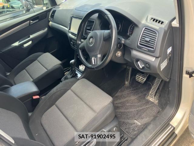 VolksWagen SHARAN 2011-09 8372388-12