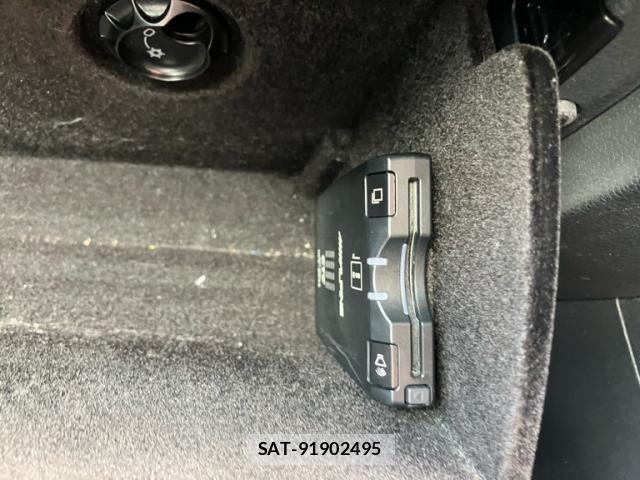 VolksWagen SHARAN 2011-09 8372388-15