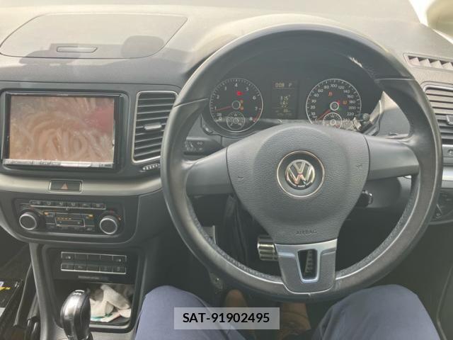 VolksWagen SHARAN 2011-09 8372388-25
