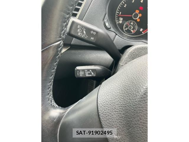 VolksWagen SHARAN 2011-09 8372388-26