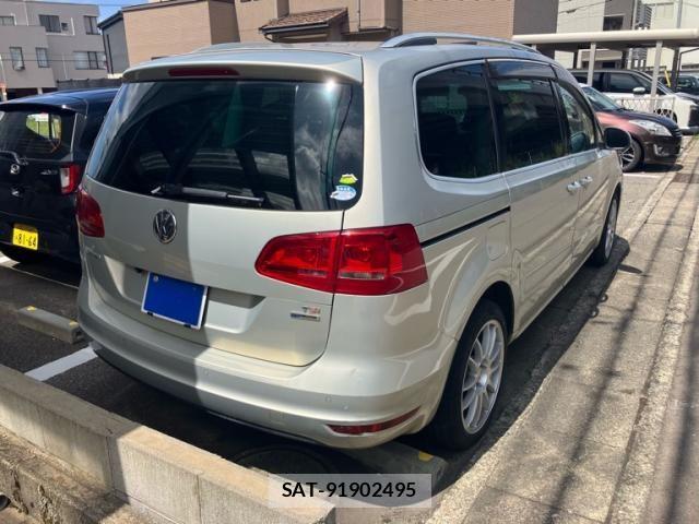VolksWagen SHARAN 2011-09 8372388-3