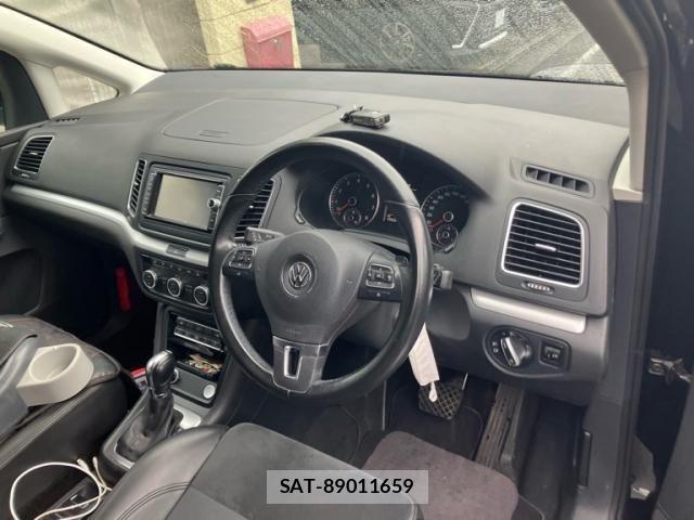 VolksWagen SHARAN 2014-02 8486270-11