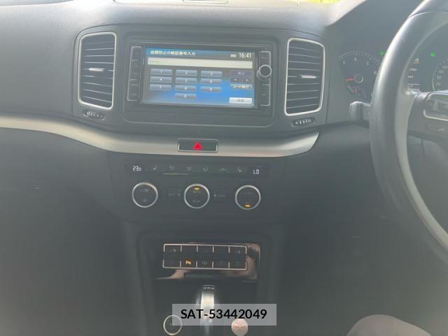 VolksWagen SHARAN 2014-03 8528233-17