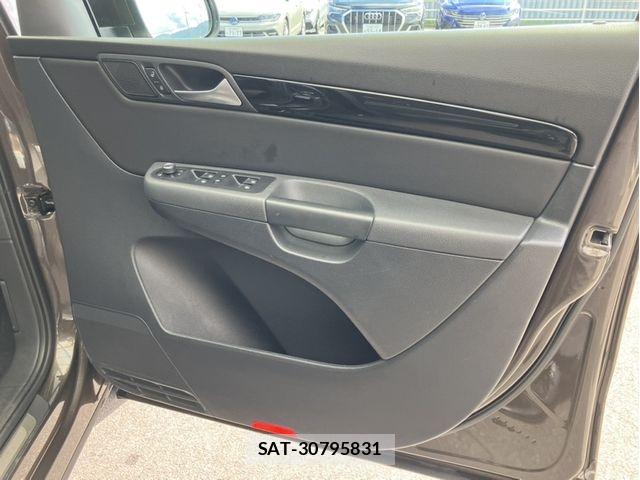 VolksWagen SHARAN 2020-02 8746881-12