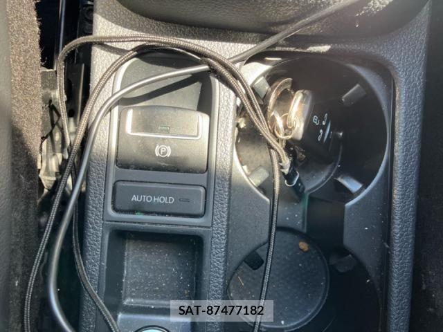 VolksWagen SHARAN 2011-09 8832519-20